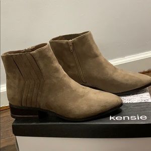 Suede taupe Kensie bootie